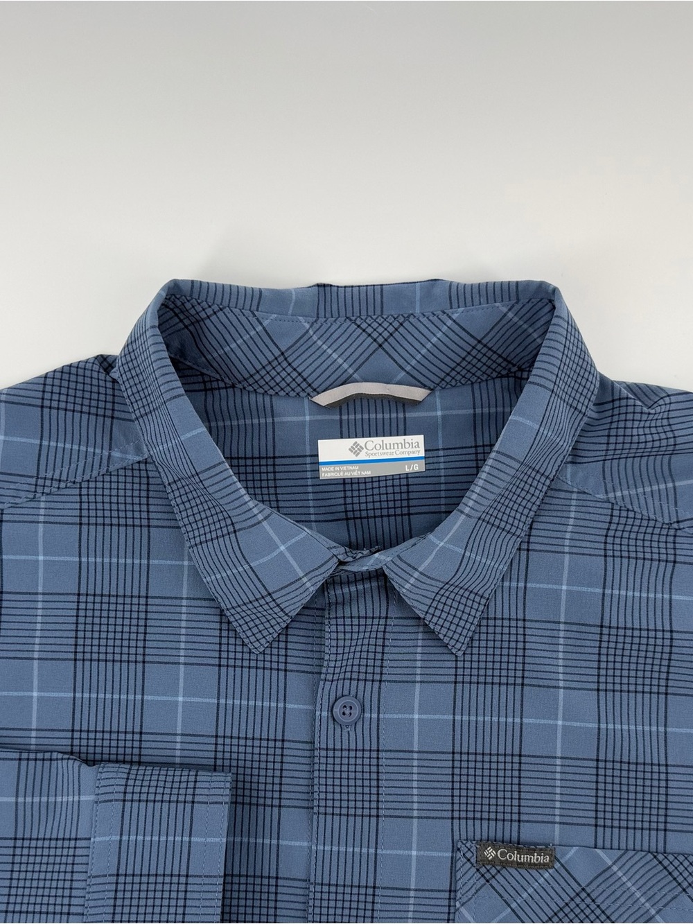 Columbia Men's L Blue Plaid Button-Up Shirt
